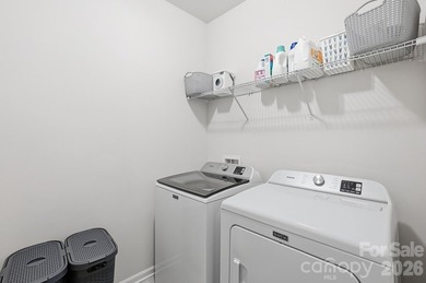 Welcome to this beautifully maintained two-story end-unit - photo 32