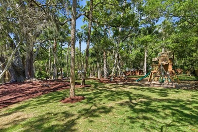 The house is beautiful. The backyard is UNFORGETTABLE. And the - photo 40