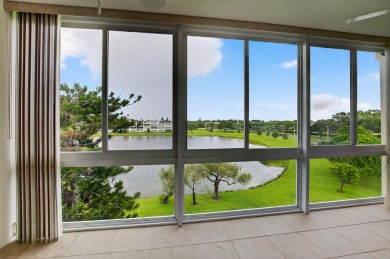 Lake Condo For Sale in Boca Raton, Florida