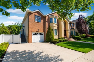 1st time offer! 2-family detached, 4 BR Center Hall Colonial - photo 4