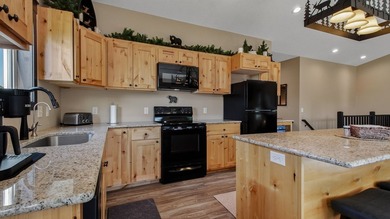Enjoy lakefront living in this 4-bedroom, 3-bath home on scenic - photo 8