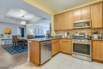 Experience refined, hassle-free living in The Royal Club at - photo 12