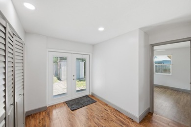 Welcome home to this beautifully updated 3-bedroom, 2-bath - photo 13