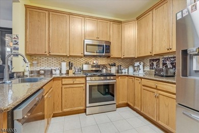 Experience refined, hassle-free living in The Royal Club at - photo 14