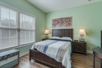 Experience refined, hassle-free living in The Royal Club at - photo 17