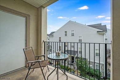 Experience refined, hassle-free living in The Royal Club at - photo 22