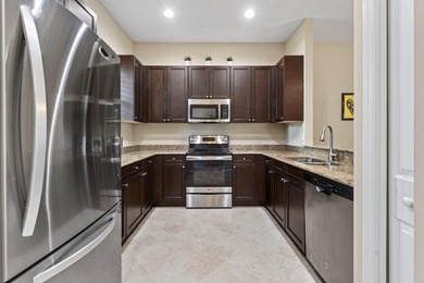 Meticulously maintained 2BR/2BA/2CG villa ideally located close - photo 22