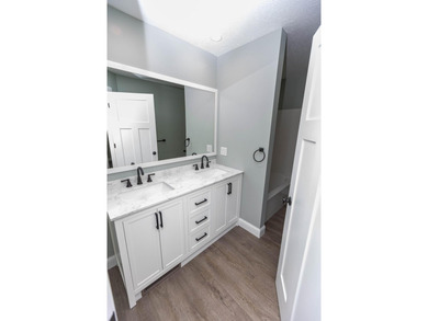 Welcome to 828 Terrace View Drive in Apple Valley. This - photo 23