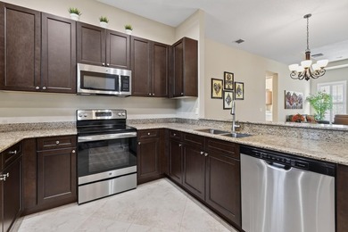 Meticulously maintained 2BR/2BA/2CG villa ideally located close - photo 23