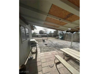 BRAND NEW ROOF!, NEW CARPET, NEWLY REMODELED CABINETS/VANITIES &