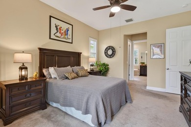 Meticulously maintained 2BR/2BA/2CG villa ideally located close - photo 29