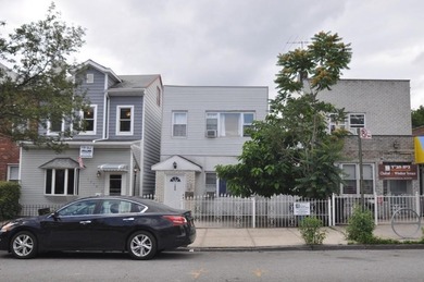 Wonderful Windsor Terrace opportunity! Fully detached two-family - photo 1