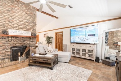Peaceful country living on 5 beautiful acres in a private - photo 2