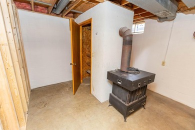 Welcome to 828 Terrace View Drive in Apple Valley. This - photo 43