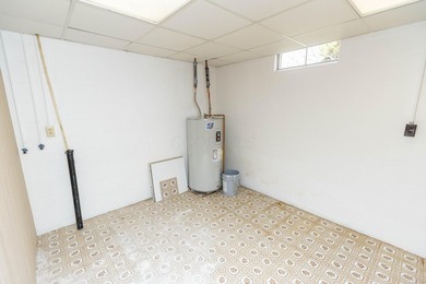 Welcome to 828 Terrace View Drive in Apple Valley. This - photo 45