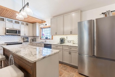 Peaceful country living on 5 beautiful acres in a private - photo 6