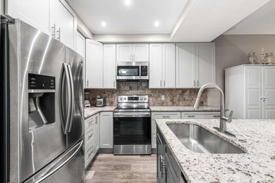 Beautiful views facing due South! Experience elevated coastal - photo 10