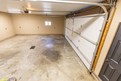 Welcome to 828 Terrace View Drive in Apple Valley. This - photo 56