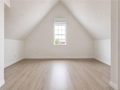 Exceptional opportunity to own a fully detached three-family - photo 5