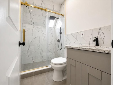Exceptional opportunity to own a fully detached three-family - photo 8
