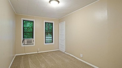 Excellent investment opportunity in this thoughtfully maintained - photo 6