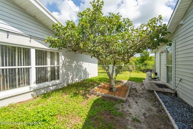 Very unique home with waterfront on 3 sides. Price reduced 400k - photo 13