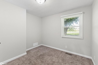 Welcome home to this beautifully updated 4-bedroom, 2-bath ranch - photo 15