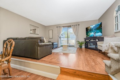 Beautifully maintained extra-large semi-attached home located in - photo 5