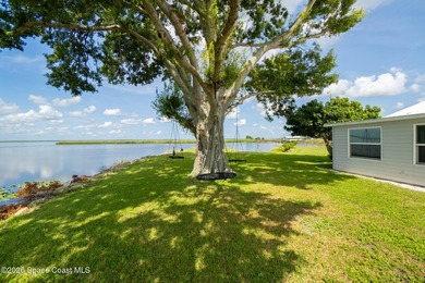 Very unique home with waterfront on 3 sides. Price reduced 400k - photo 16