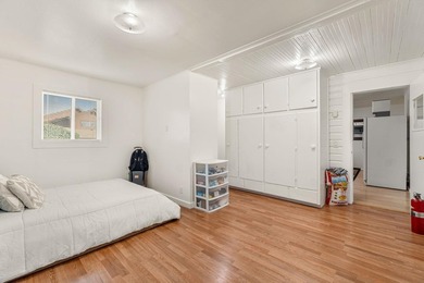 Sparkling clean 3 bedroom 2 bath, home in town. City sewer and - photo 17
