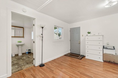 Sparkling clean 3 bedroom 2 bath, home in town. City sewer and - photo 18