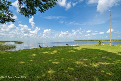 Very unique home with waterfront on 3 sides. Price reduced 400k - photo 18