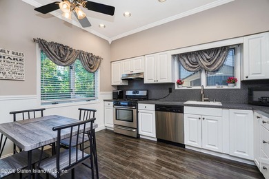 Beautifully maintained extra-large semi-attached home located in - photo 9
