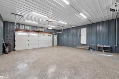 Welcome home to this beautifully updated 4-bedroom, 2-bath ranch - photo 20