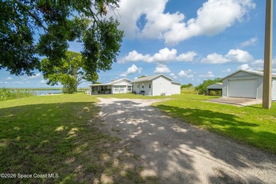 Very unique home with waterfront on 3 sides. Price reduced 400k - photo 22