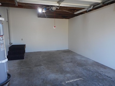 Sparkling clean 3 bedroom 2 bath, home in town. City sewer and - photo 23