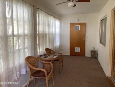 Welcome to Cedar Glen Homes. Enter into an enclosed front room - photo 4