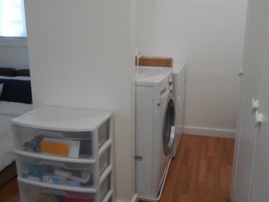 Sparkling clean 3 bedroom 2 bath, home in town. City sewer and - photo 25