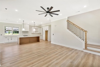 Craftsman-style 4-bedroom home featuring an attached side-entry - photo 5
