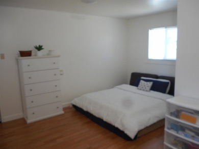 Sparkling clean 3 bedroom 2 bath, home in town. City sewer and - photo 26