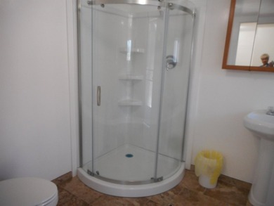 Sparkling clean 3 bedroom 2 bath, home in town. City sewer and - photo 29