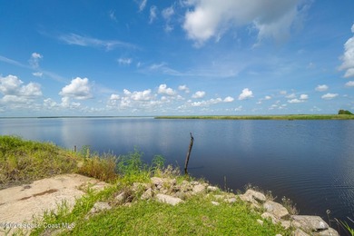 Very unique home with waterfront on 3 sides. Price reduced 400k - photo 29
