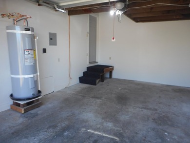 Sparkling clean 3 bedroom 2 bath, home in town. City sewer and - photo 30