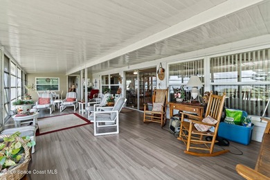 Very unique home with waterfront on 3 sides. Price reduced 400k - photo 33