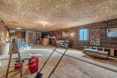 Sparkling clean 3 bedroom 2 bath, home in town. City sewer and - photo 41