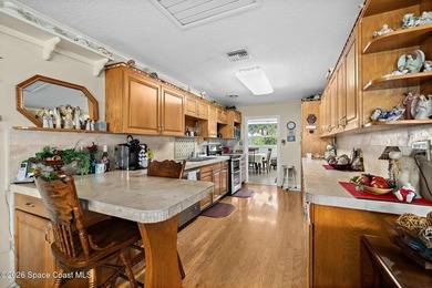 Very unique home with waterfront on 3 sides. Price reduced 400k - photo 44
