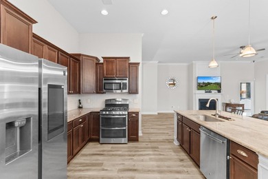 721 Jade Dr offers an easy elegance that's hard to find. Set - photo 3