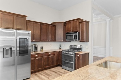 721 Jade Dr offers an easy elegance that's hard to find. Set - photo 9