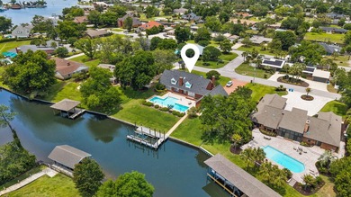 Nestled in the heart of Kings Point, one of Panama City's most - photo 3