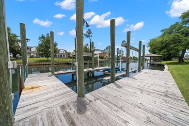 Nestled in the heart of Kings Point, one of Panama City's most - photo 10